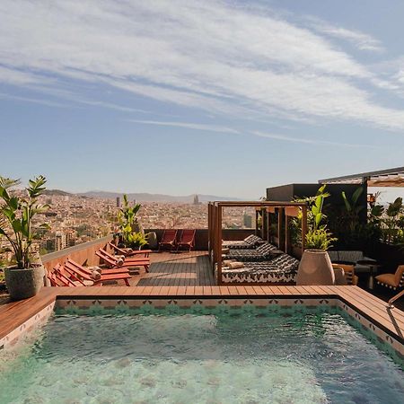 Nobu Hotel Barcelona Bagian luar foto The hotel's rooftop pool
