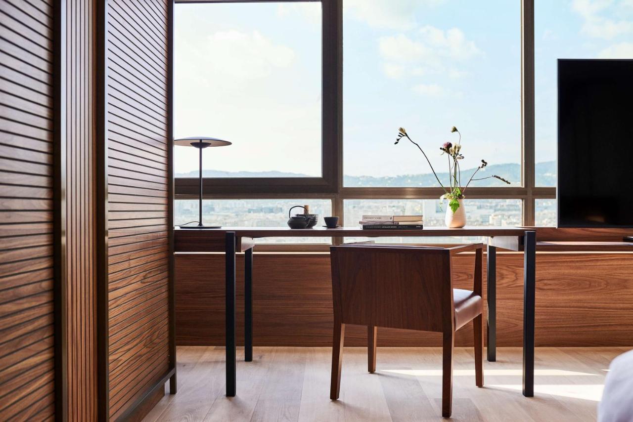 Nobu Hotel Barcelona Bagian luar foto A tea room at the hotel