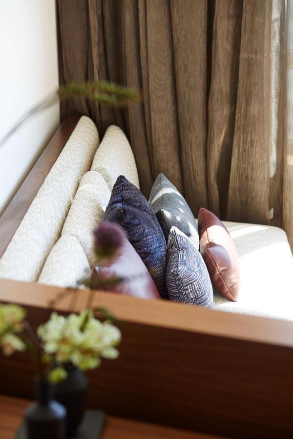 Nobu Hotel Barcelona Bagian luar foto A collection of cushions