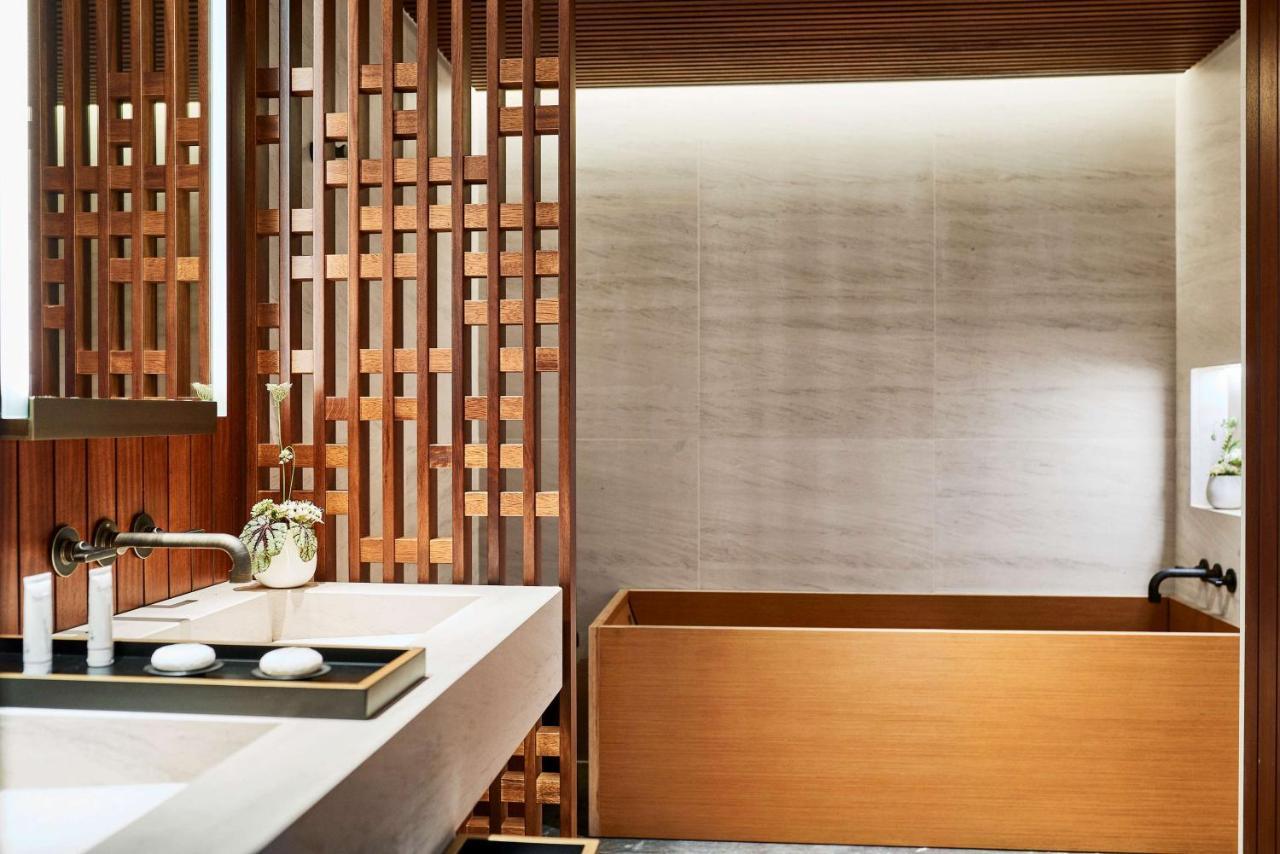Nobu Hotel Barcelona Bagian luar foto Bathroom