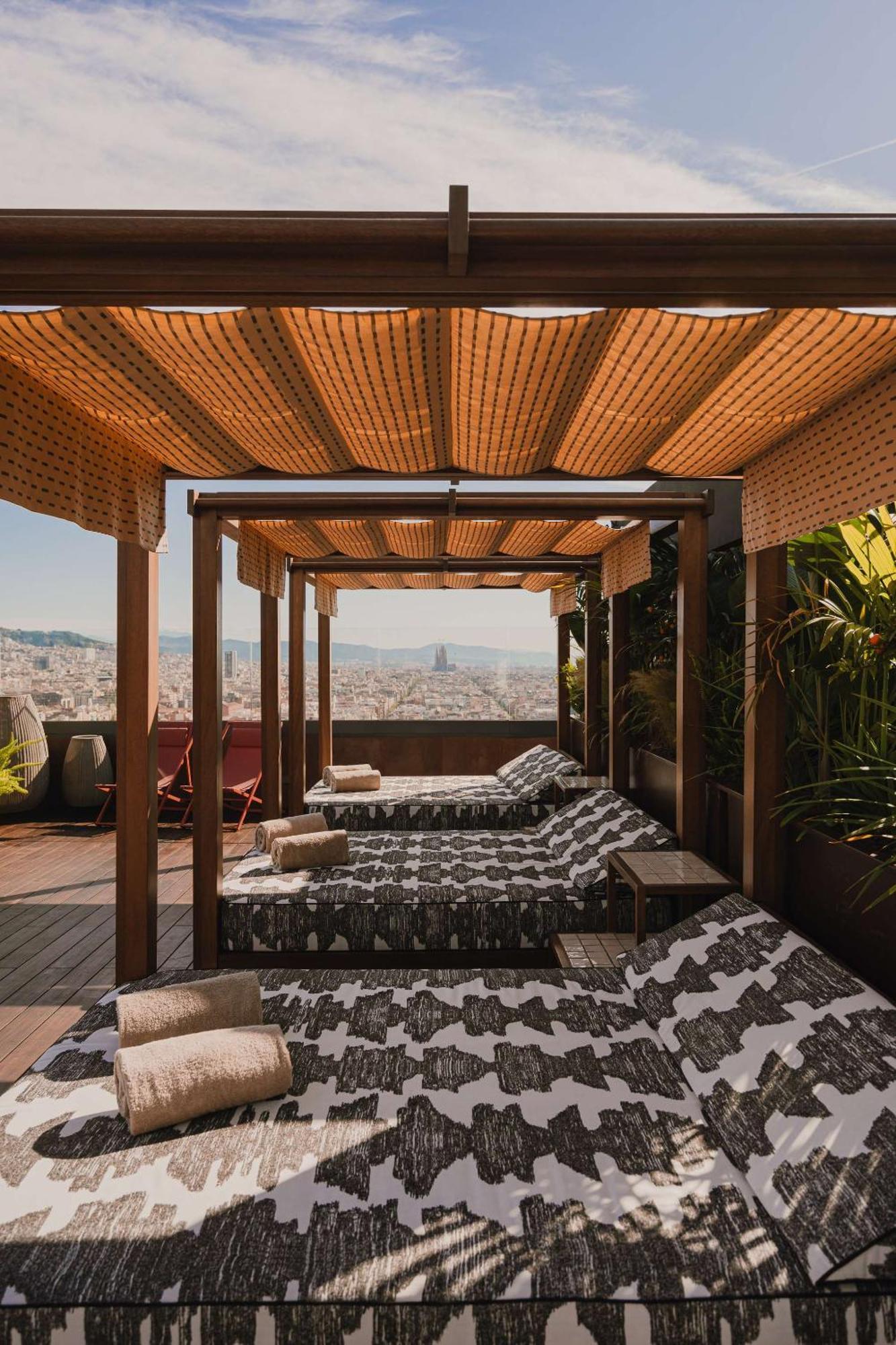 Nobu Hotel Barcelona Bagian luar foto The hotel's rooftop
