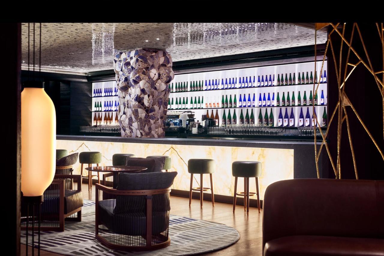 Nobu Hotel Barcelona Bagian luar foto The bar at the hotel