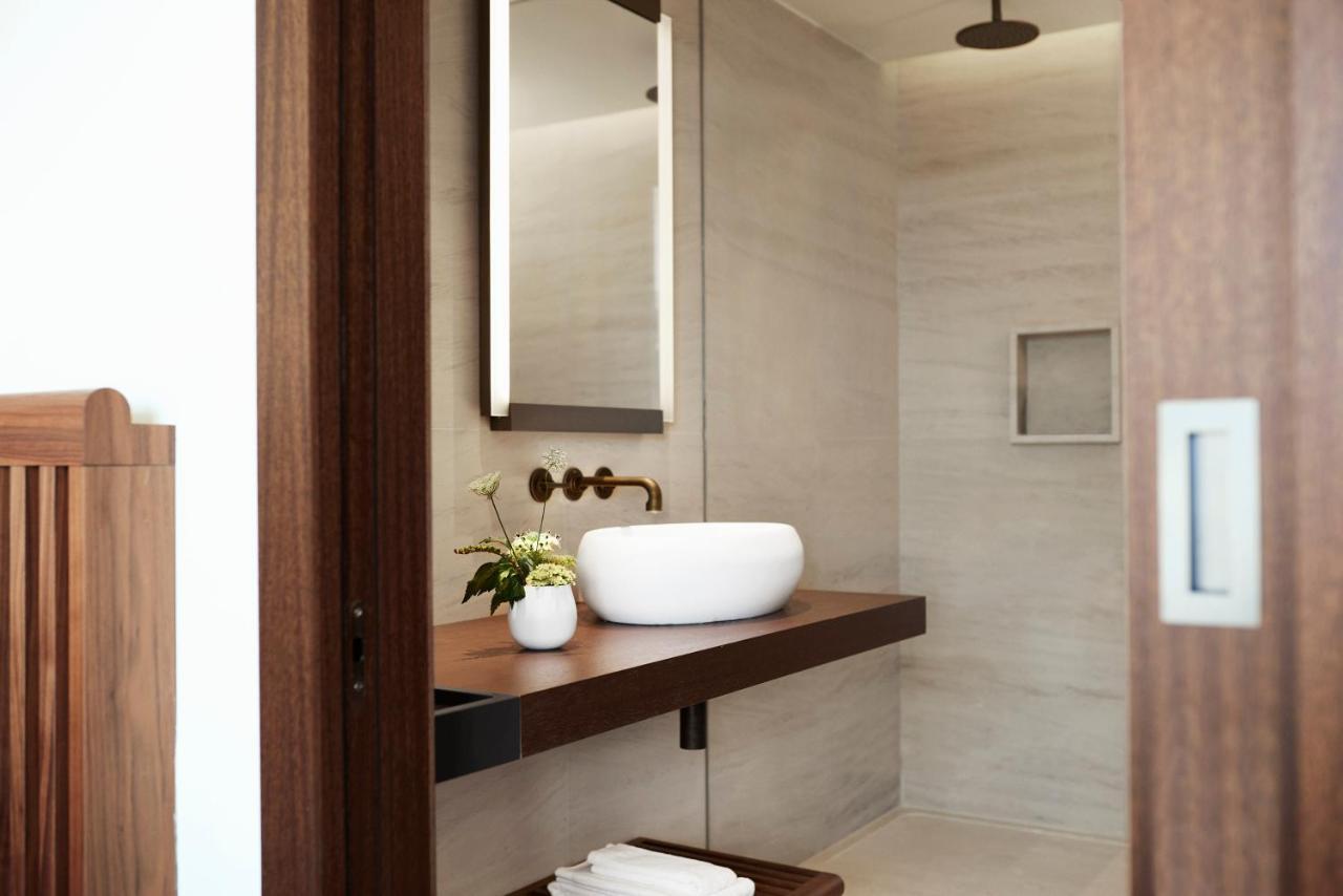 Nobu Hotel Barcelona Bagian luar foto Bathroom